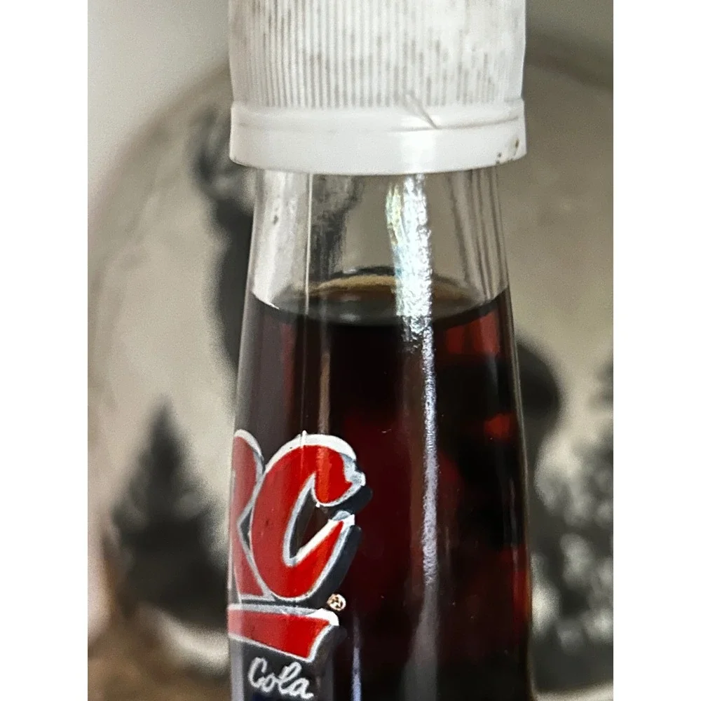 Vintage RC Cola 12 fl oz Bottle‎ Santa Claus Christmas Holiday Collectible